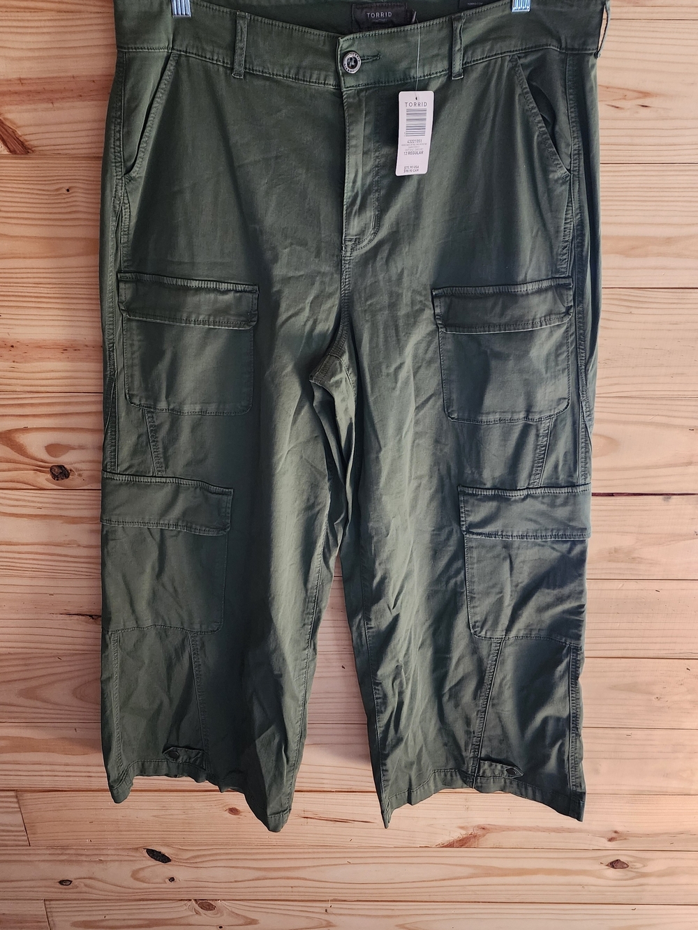 Torrid Forrest Green Cargo High Waisted Pants - Women's Size 12 Regular